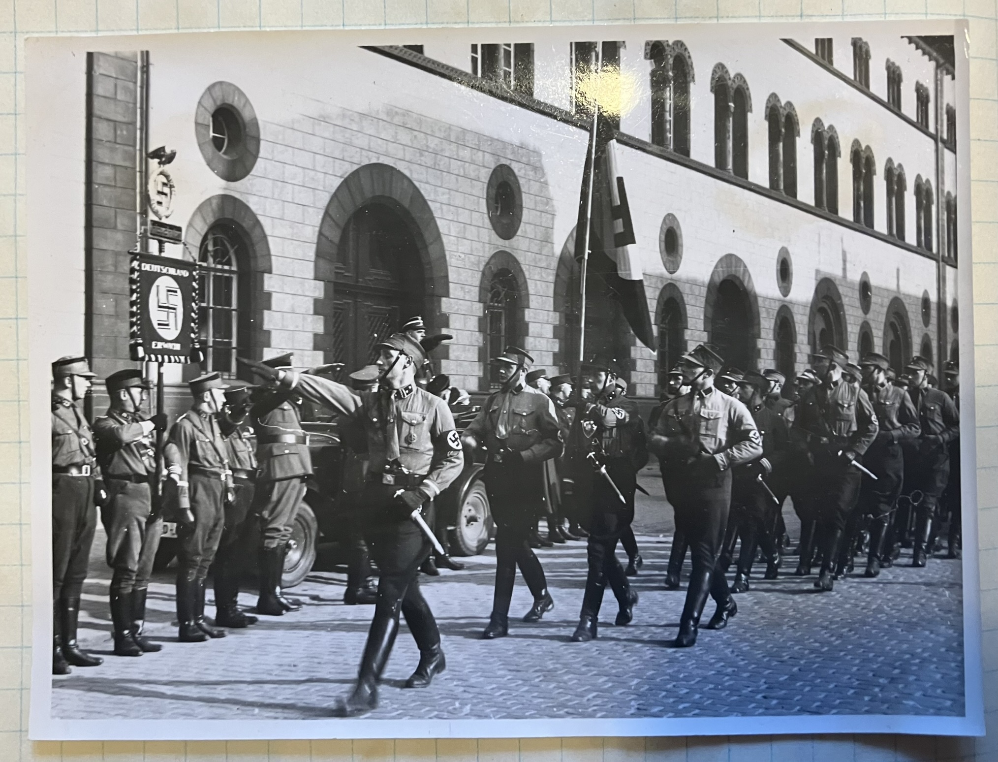 SA-Aufmarsch vor der Fruchthalle Kaiserslautern, 1935